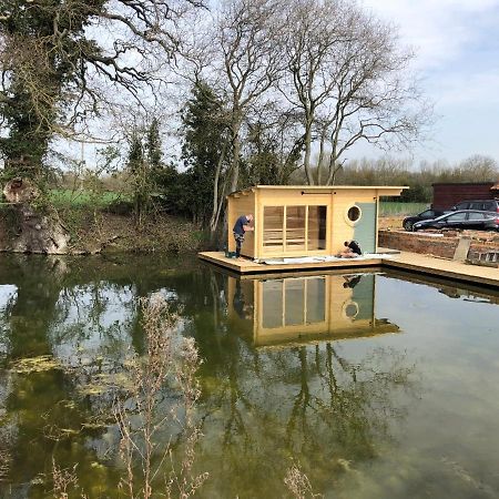 The Kestrel Shepherd Hut, Whitehouse Farm Stowmarket Exterior photo