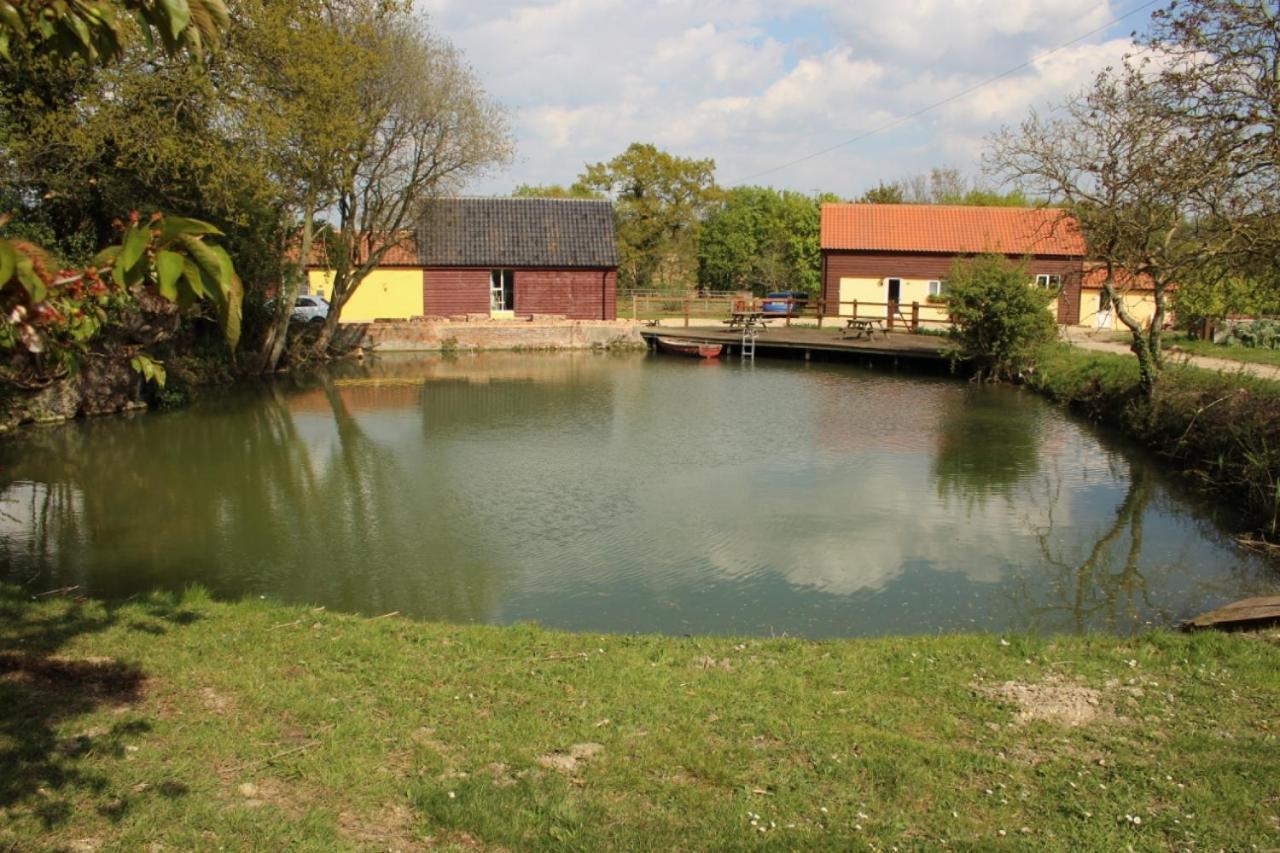 The Kestrel Shepherd Hut, Whitehouse Farm Stowmarket Exterior photo