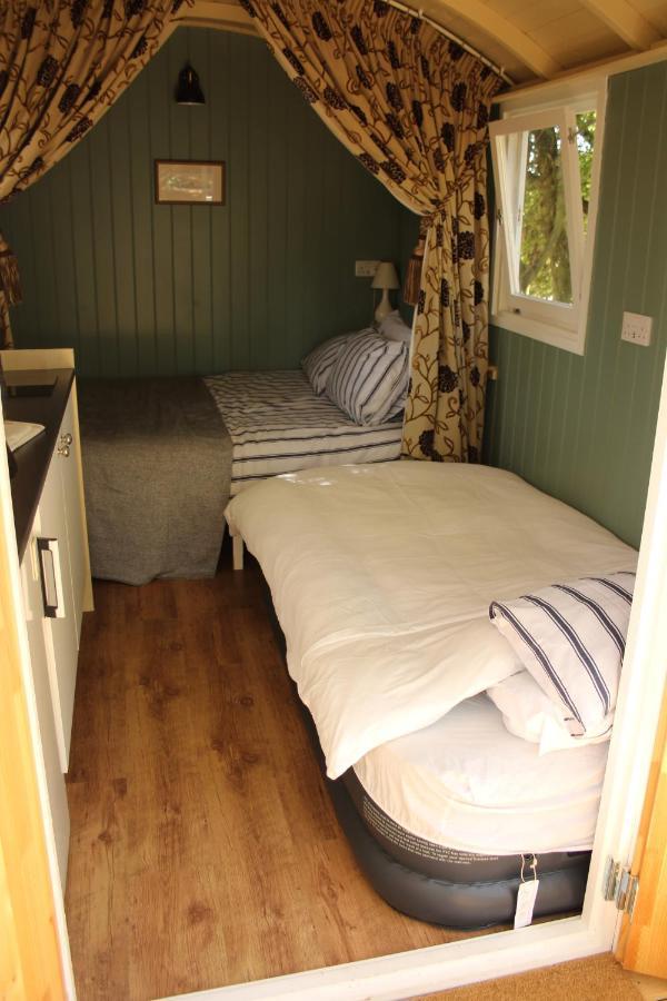The Kestrel Shepherd Hut, Whitehouse Farm Stowmarket Exterior photo